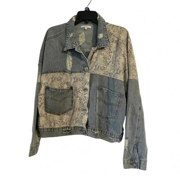 Veveret Jackets & Blazers - Medium Veveret Jean Jacket Snake Skin And Distressed Button Up